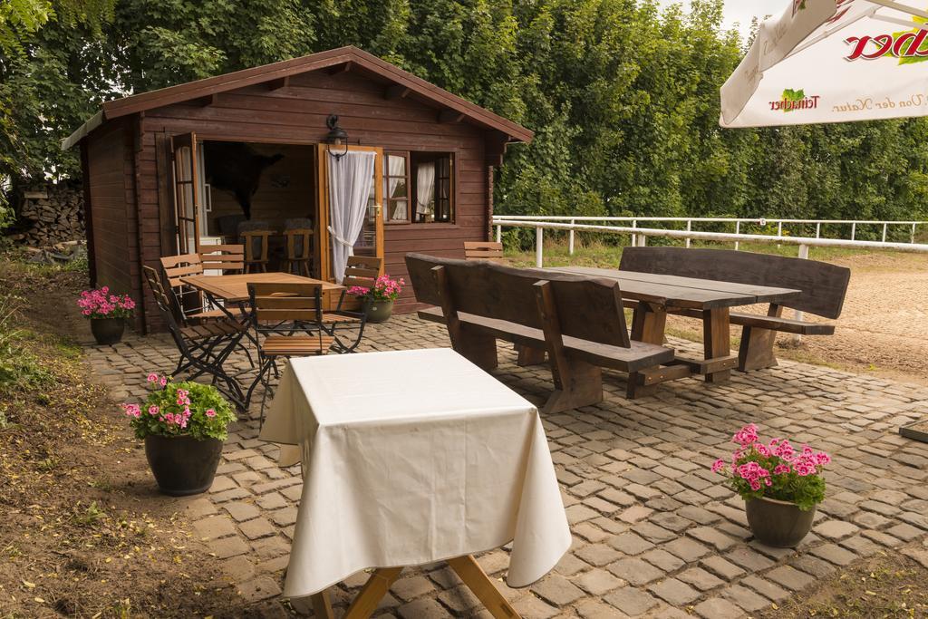 Hotel Restaurant Haesfeld Überherrn Exterior foto